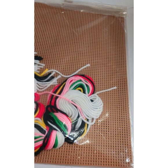 Needlecraft Plastic Canvas Gingerbread House Kit By Fran Rohus New Old Stock Vin - Picture 2 of 10